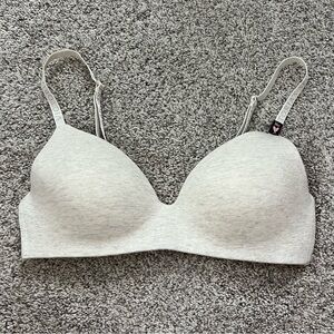 Victoria’s Secret Smooth Lightly Lined Wireless Bra (T-Shirt)